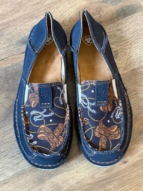 Ariat Navy saddle print